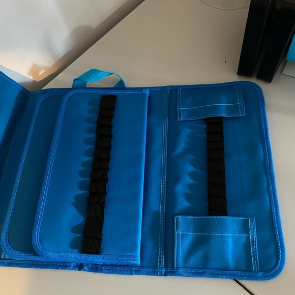 DISPLAY CARRYING CASE - Picture 5 of 6